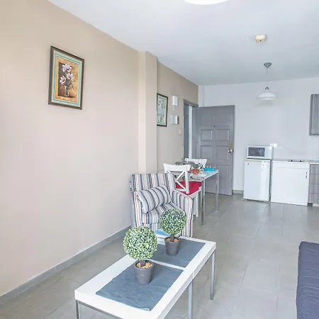 Appartement So9 Ayía Nápa